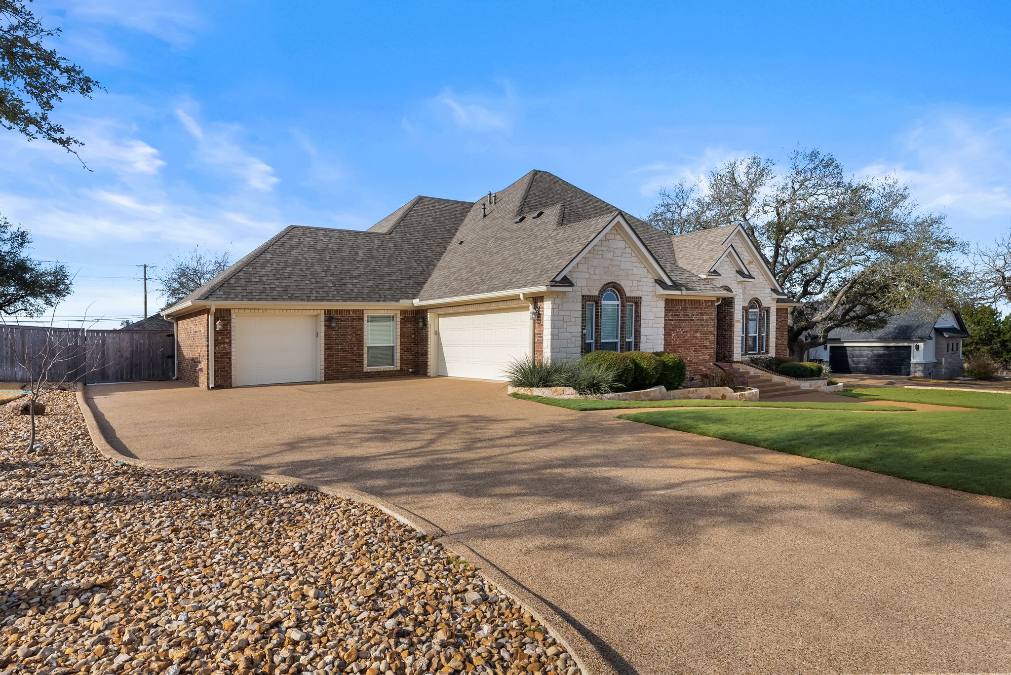 1735 Alta Vista Loop Temple, TX 76502 - Photo 4 of 38 a front view of a house with a yard