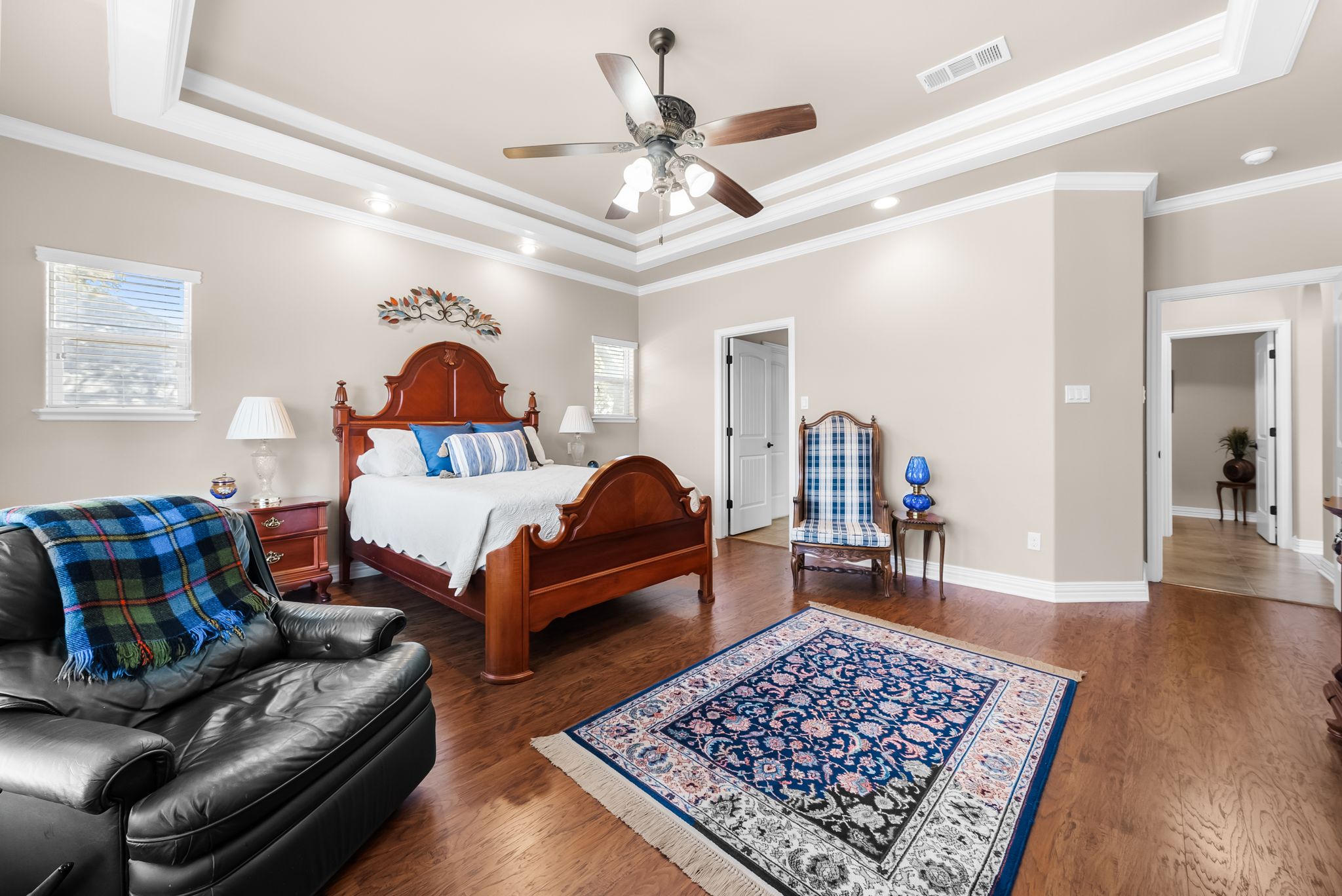 1735 Alta Vista Loop Temple, TX 76502 - Photo 10 of 38 a living room with furniture and a rug