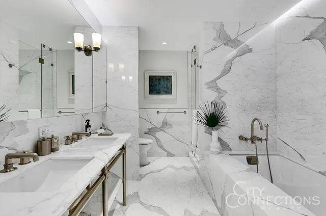 $6,750,000 | 15 West 63rd Street, Unit 21A | Upper West Side