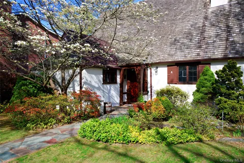 $1,349,000 | 3 Brompton Road, Garden City, NY 11530