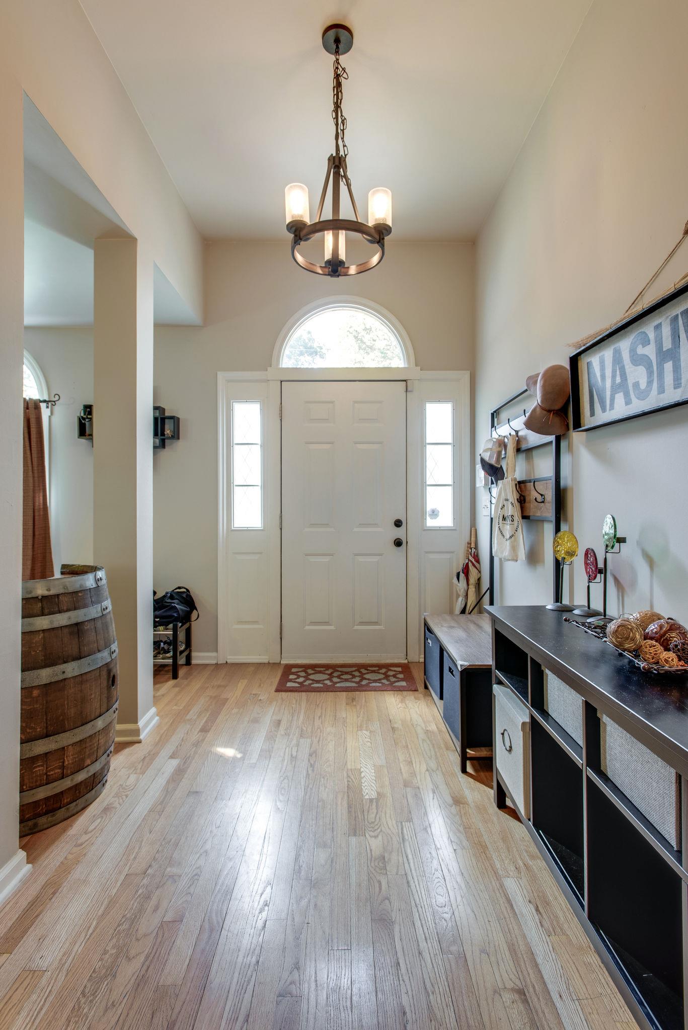 1040 Fitzpatrick Road Nashville, TN 37214 - Photo 4 of 27 Welcome guests into your foyer!