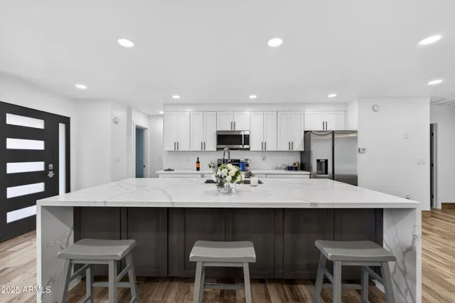 $385,000 | 731 East Villa Rita Drive, Phoenix, AZ 85022