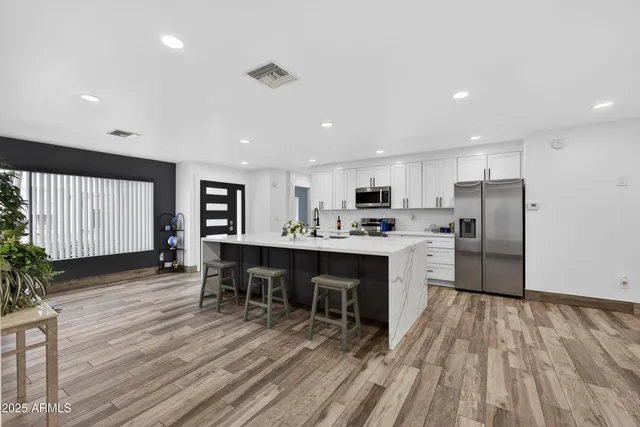 $385,000 | 731 East Villa Rita Drive, Phoenix, AZ 85022