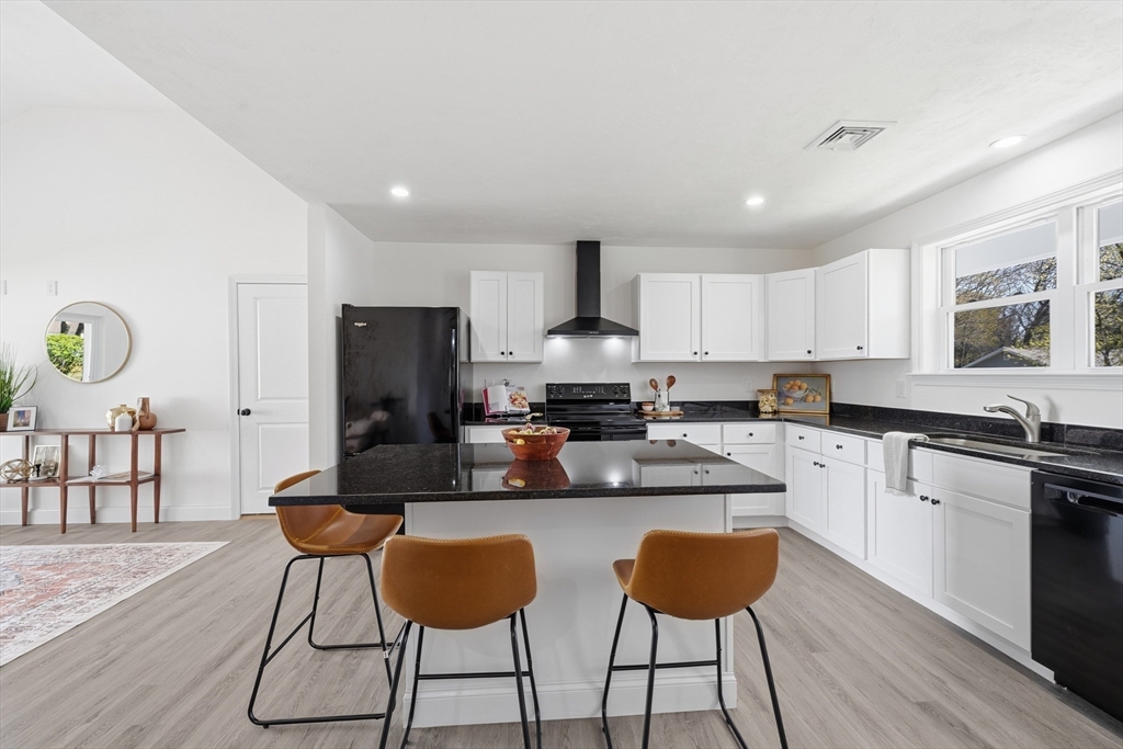 109 Navy Yard Road Dracut, MA 01826 - Photo 5 of 33
