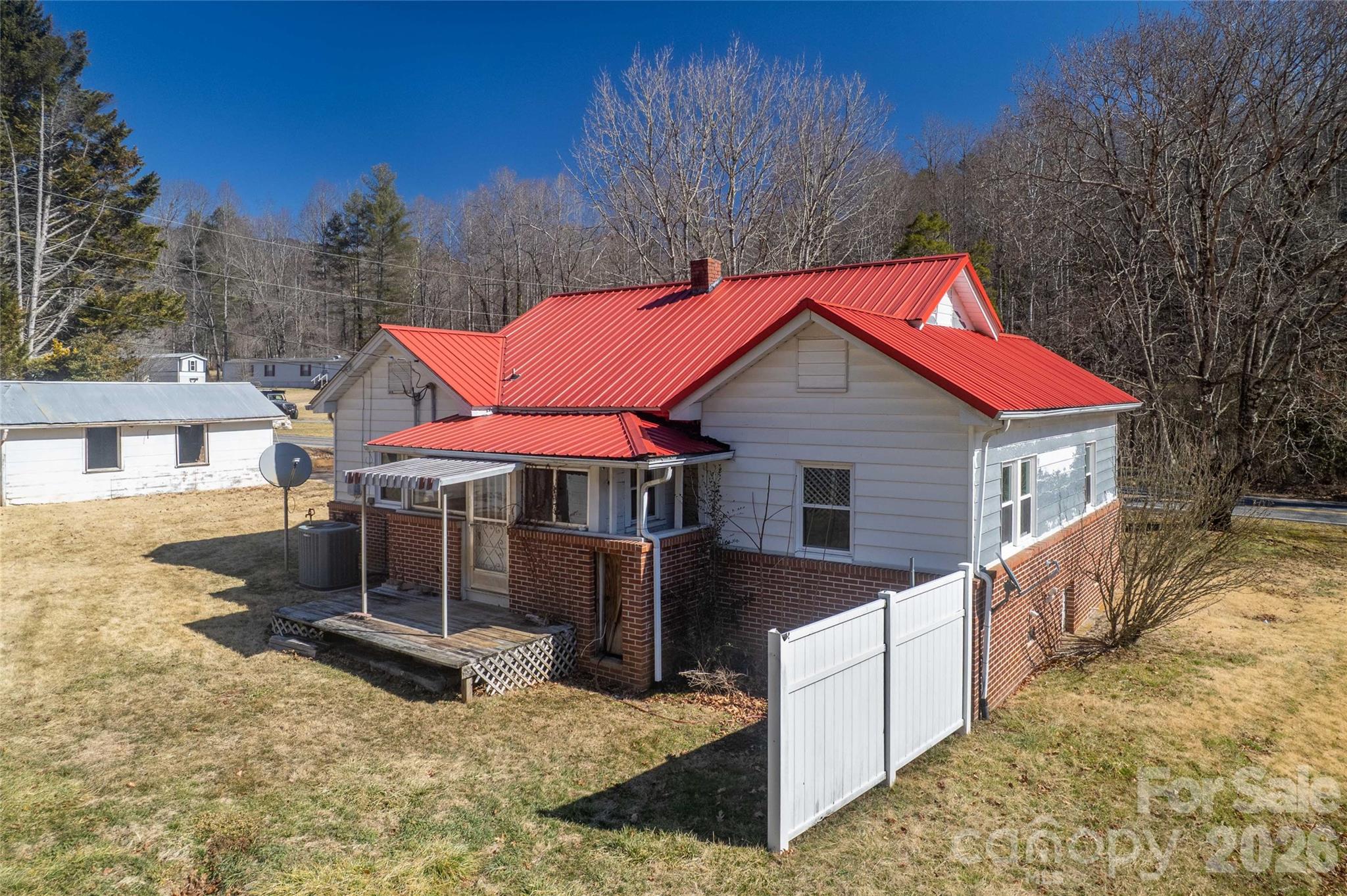289 Fisher Crk Road Sylva, NC 28779 - Photo 5 of 16