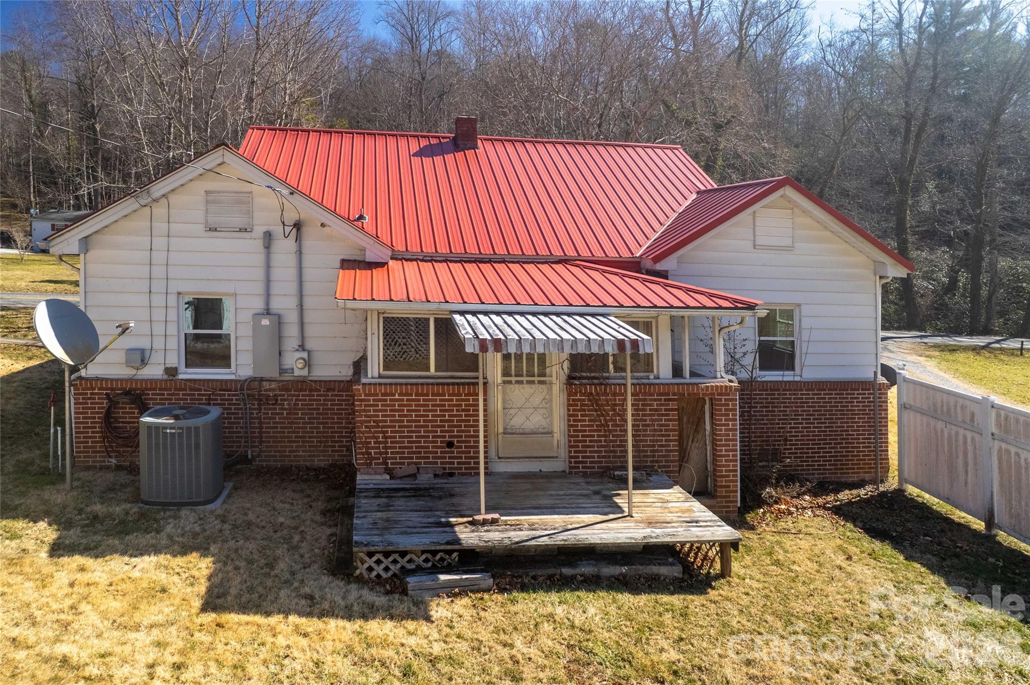 289 Fisher Crk Road Sylva, NC 28779 - Photo 6 of 16