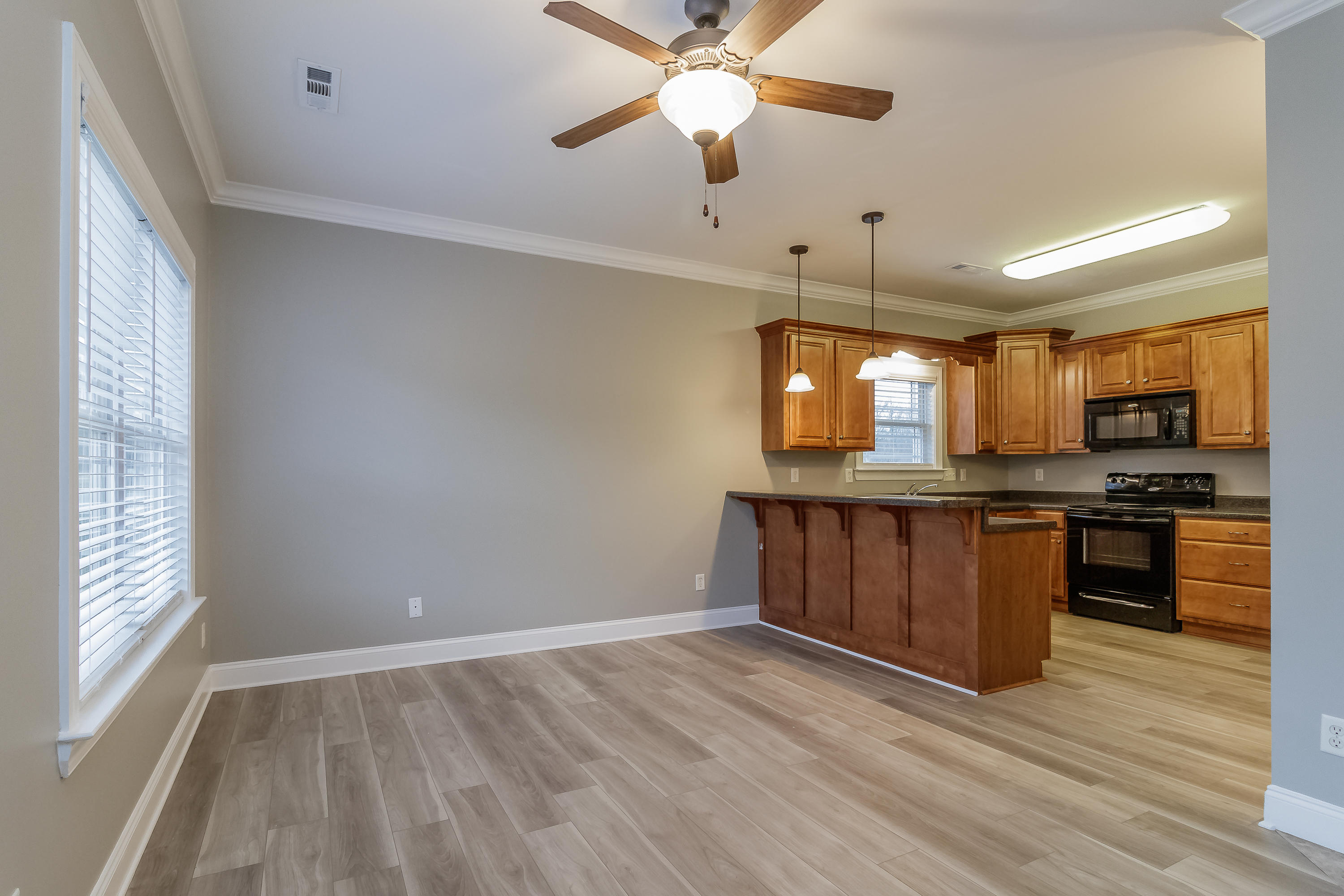 60 Cedar Creek Manor Rock Spring, GA 30739 - Photo 3 of 39 Great Room