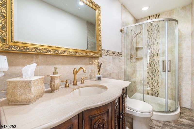 681 Glendale Road Franklin Lakes, NJ 07417 - Photo 15 of 33