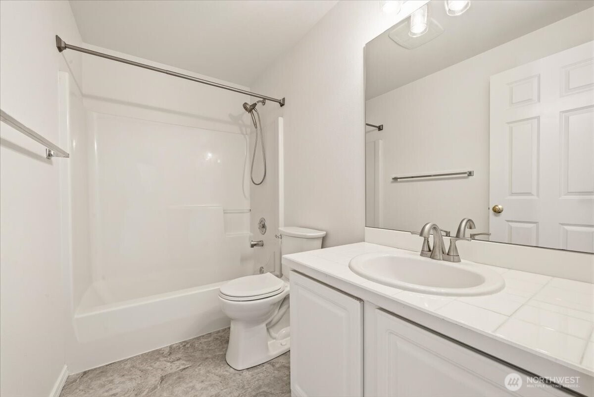 4726 Northeast 18th Place, Unit B Renton, WA 98059 - Photo 37 of 39