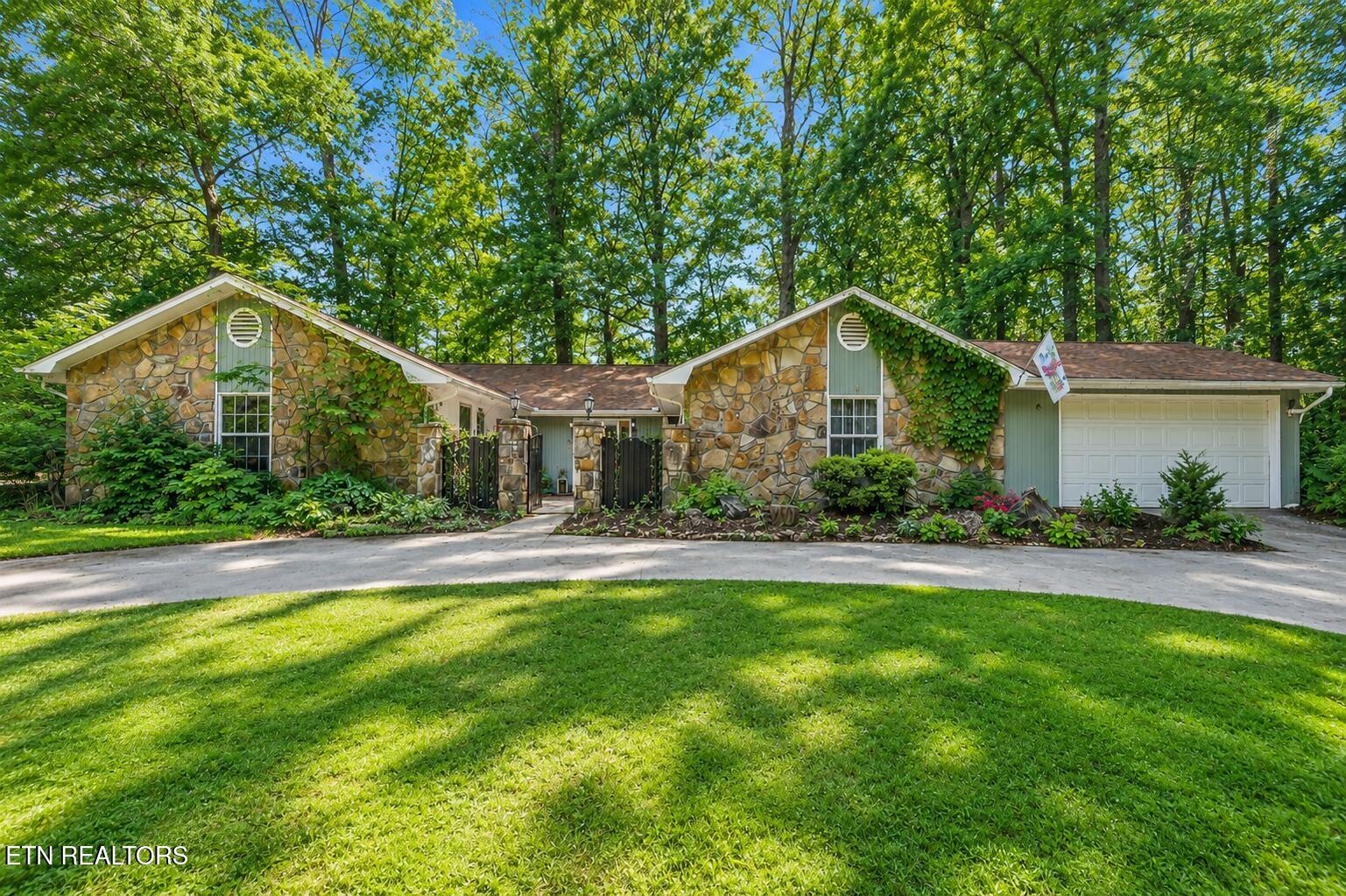 7941 Castlecomb Road Powell, TN 37849 - Photo 2 of 23 Virtually Enhanced