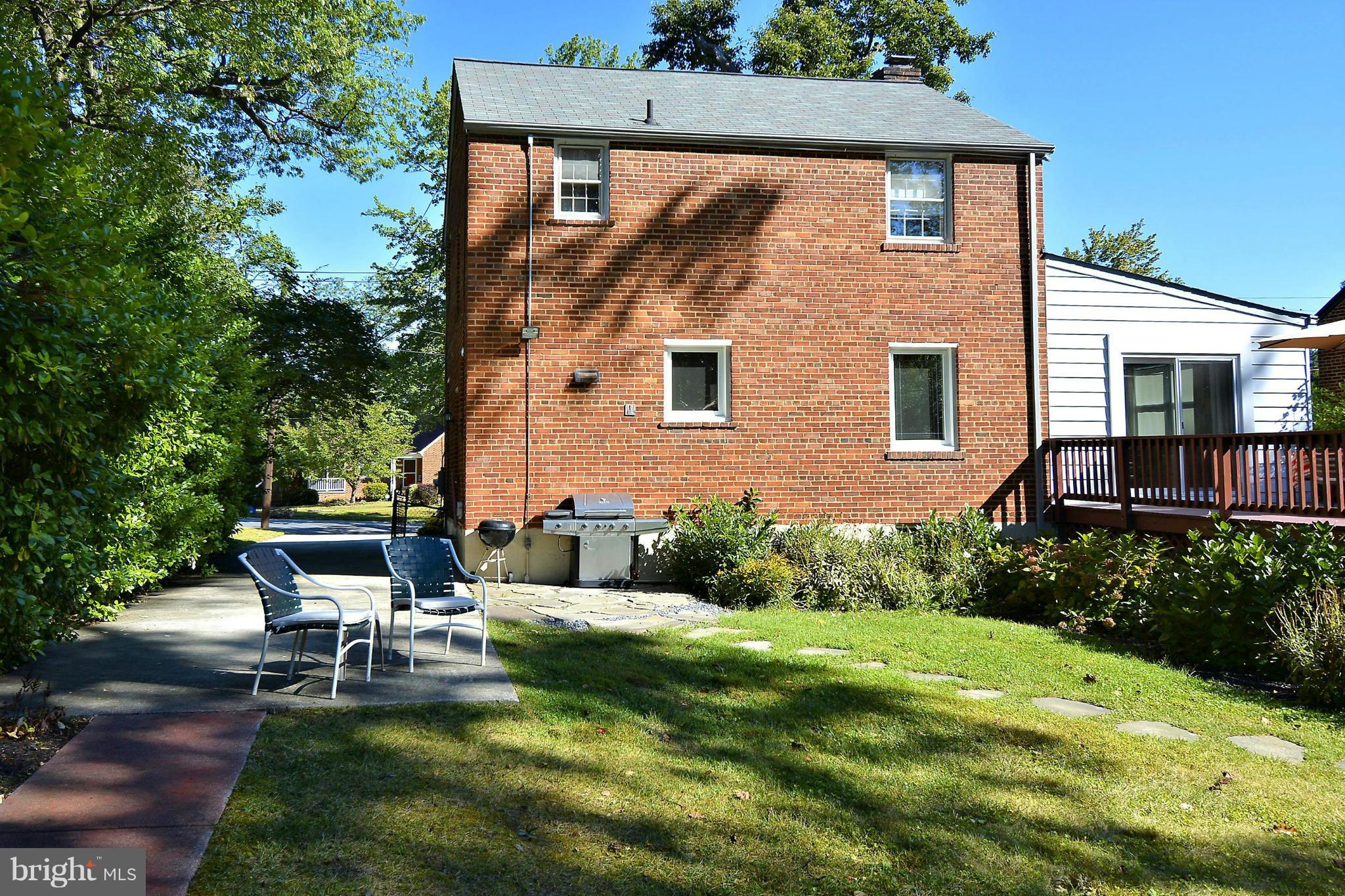Exterior (Rear)