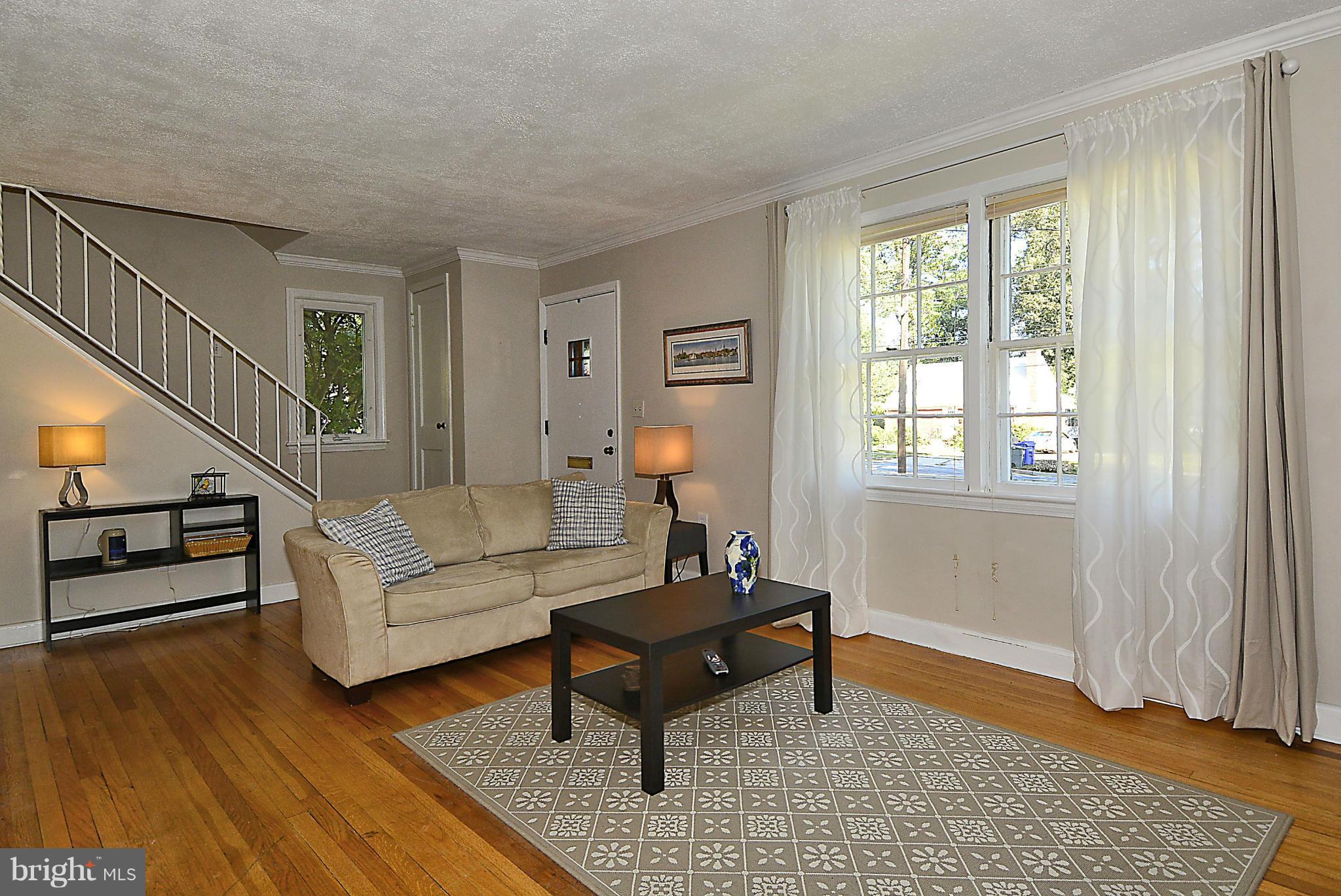 2706 Plyers Mill Road Silver Spring, MD 20902 - Photo 8 of 30 Living Room