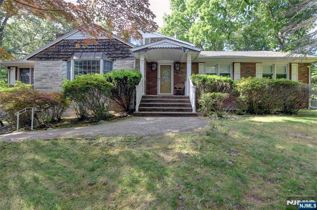 34 Knoll Road Wayne, NJ 07470 - Photo 2 of 50