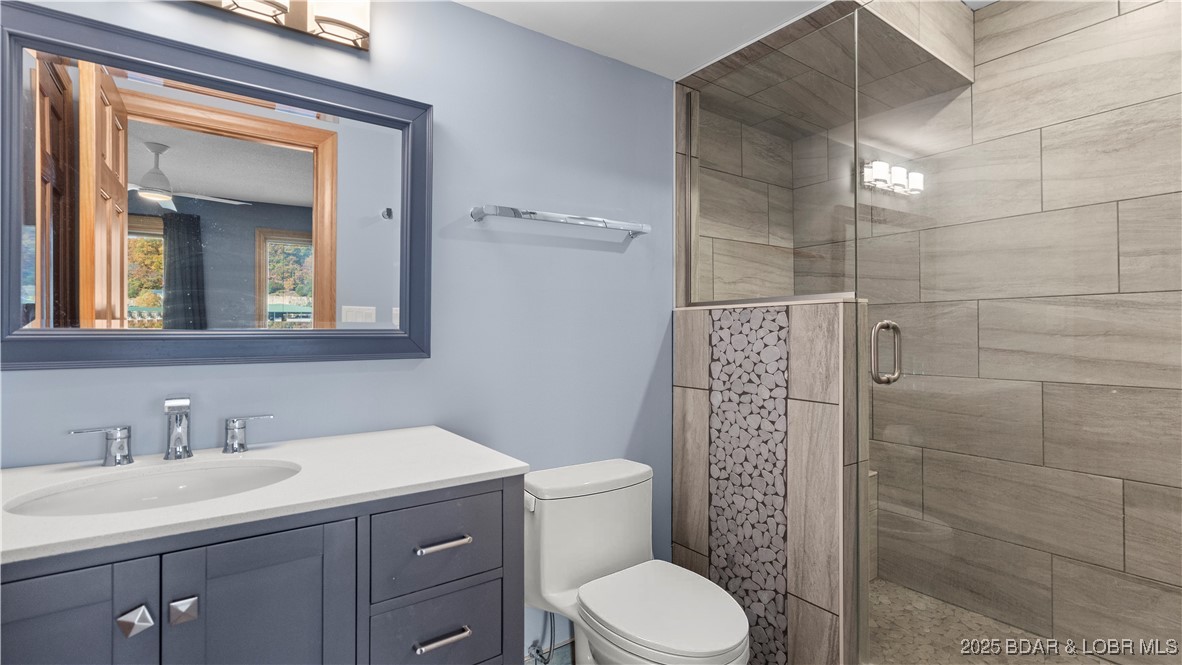 493 Highline Drive Lake Ozark, MO 65049 - Photo 20 of 54