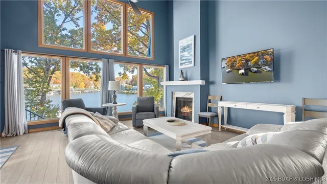 $725,000 | 493 Highline Drive, Lake Ozark, MO 65049