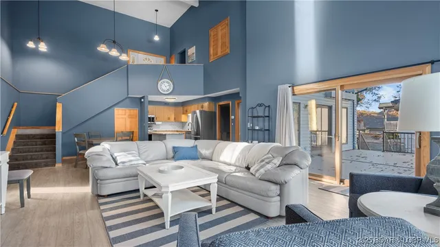 $725,000 | 493 Highline Drive, Lake Ozark, MO 65049