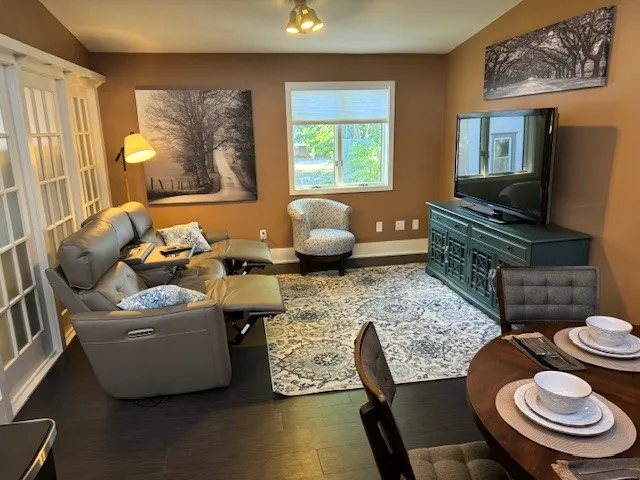 $2,000 | 651 Park Avenue, Rochester, NY 14607