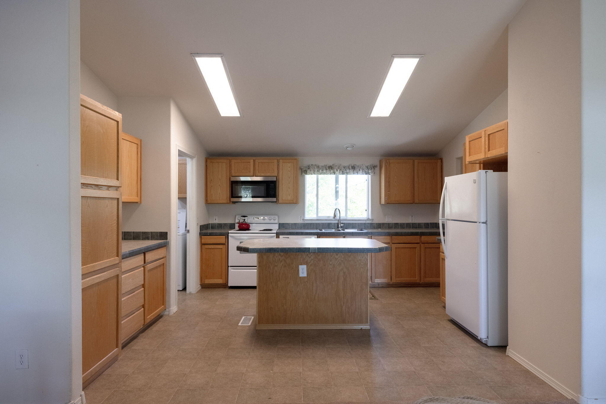 11311 Fleming Road Powell Butte, OR 97753 - Photo 37 of 58 kitchen