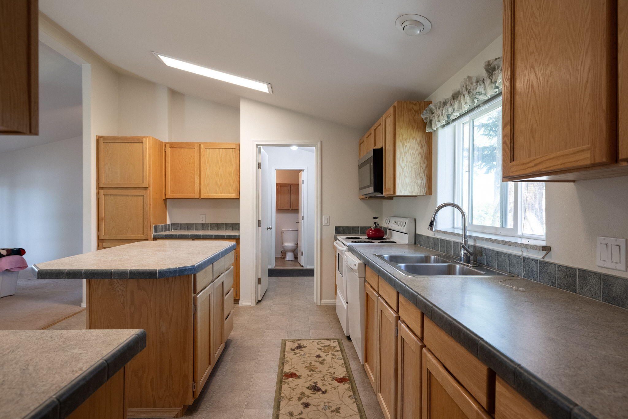 11311 Fleming Road Powell Butte, OR 97753 - Photo 38 of 58 kitchen