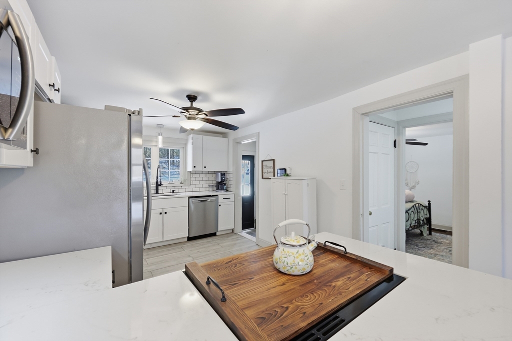1962 Allen Street Springfield, MA 01118 - Photo 11 of 33 Gallery Image 11