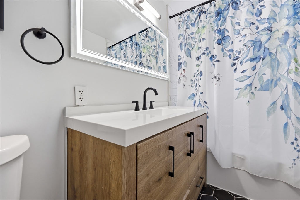 1962 Allen Street Springfield, MA 01118 - Photo 18 of 33 Gallery Image 18