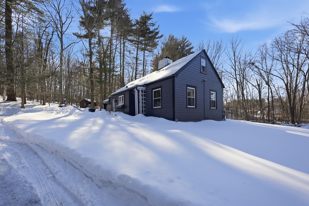 1962 Allen Street Springfield, MA 01118 - Photo 2 of 33 Gallery Image 2