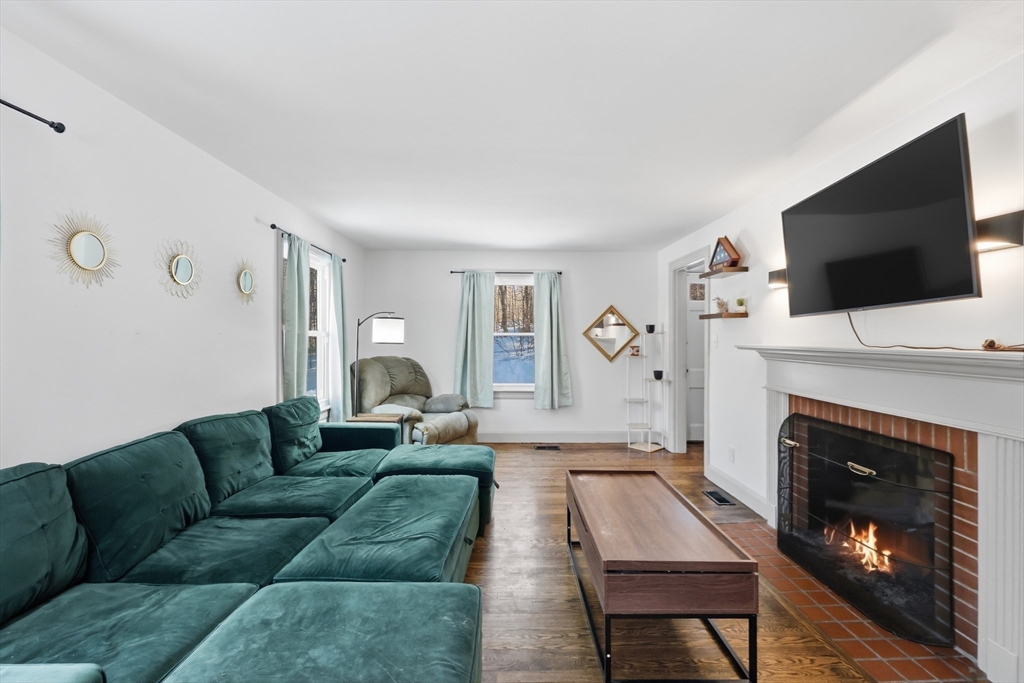 1962 Allen Street Springfield, MA 01118 - Photo 21 of 33 Gallery Image 21