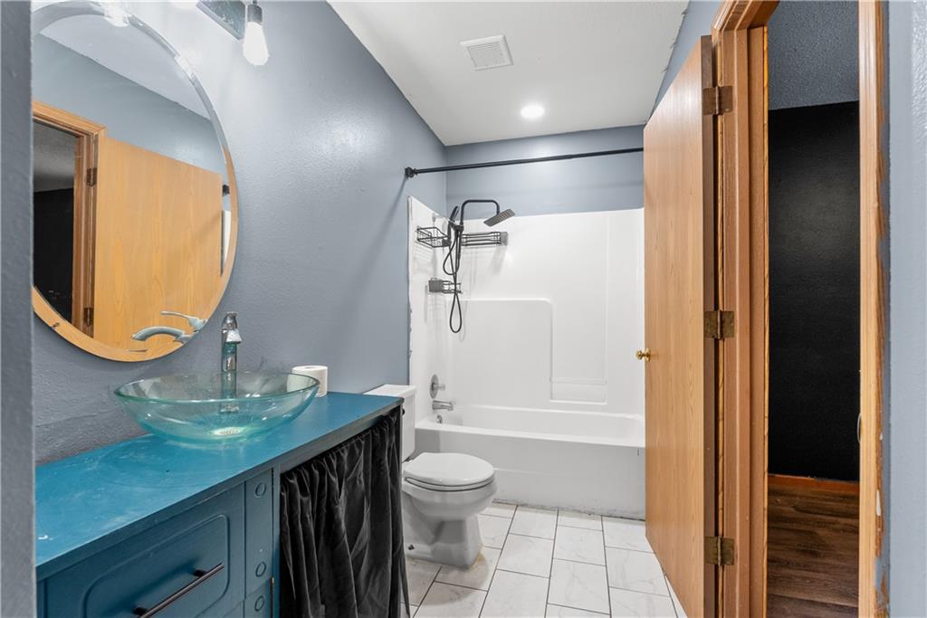 1807 Stacy Road Harrisonville, MO 64701 - Photo 13 of 18