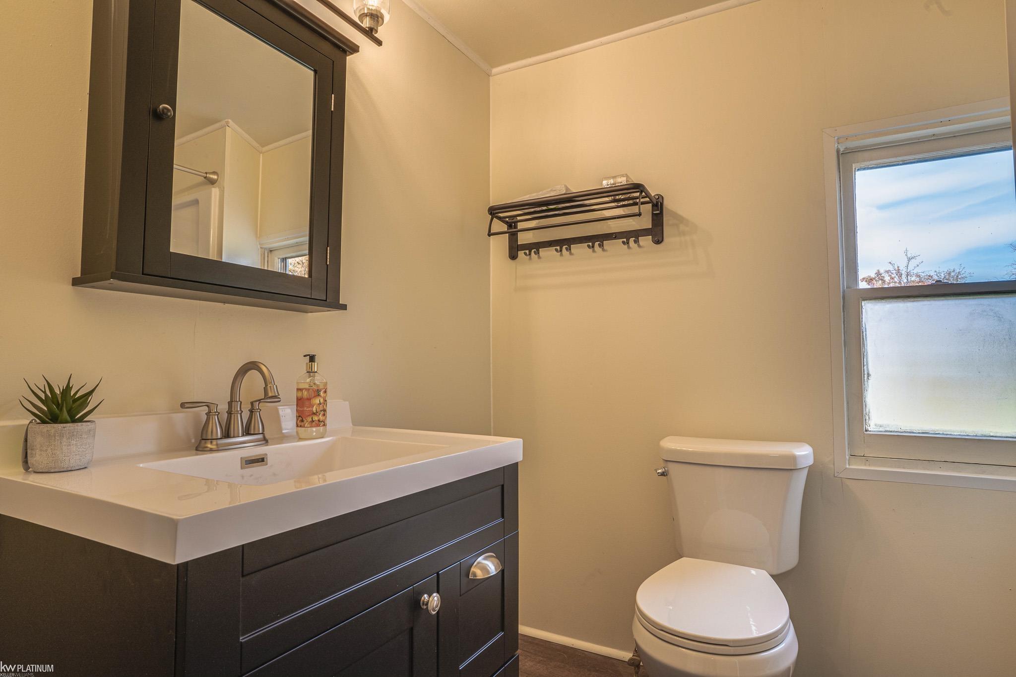 53920 Chesterfield Road New Baltimore, MI 48051 - Photo 21 of 26 50094280-20.JPG