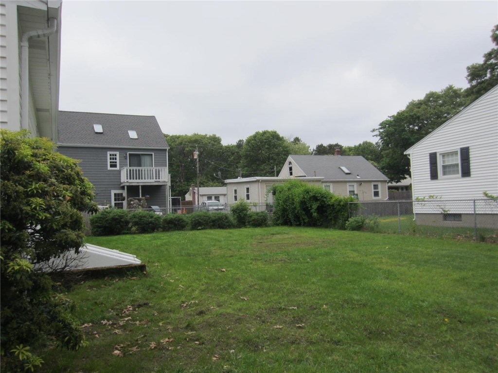 112 New Road East Providence, RI 02916 - Photo 35 of 37 Gallery Image 35