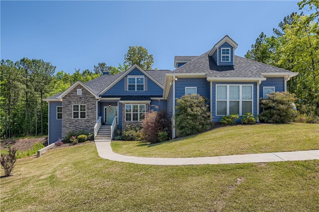 216 Ridgeview Drive Newnan, GA 30263 - Photo 1 of 1 Like "new"
