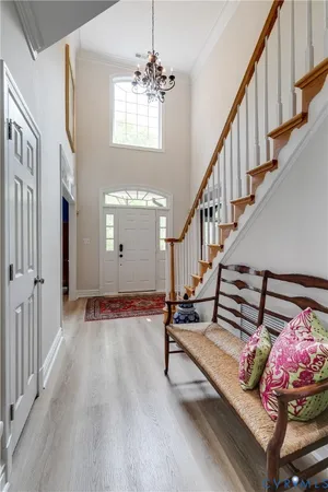 a view of a hallway with windows
