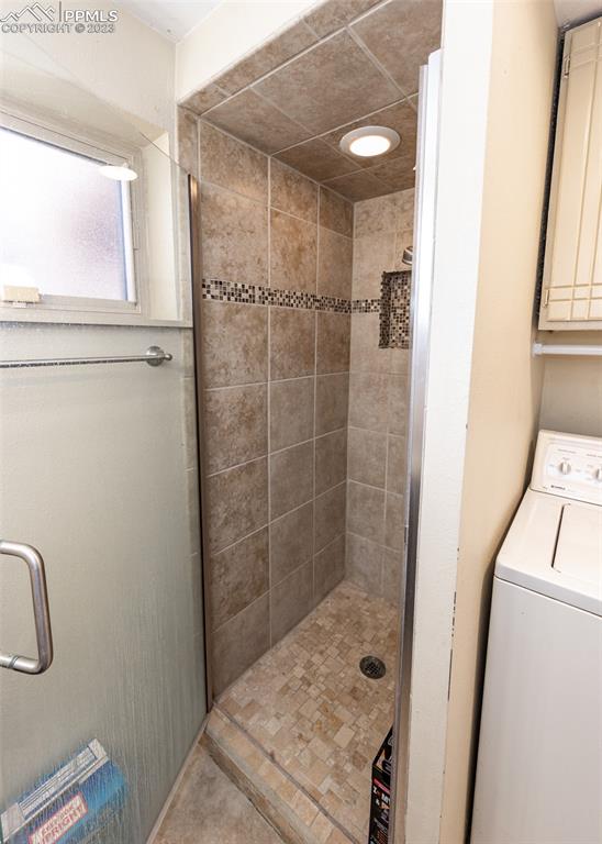 126 La Rochelle Drive Pueblo, CO 81005 - Photo 32 of 42 a bathroom with a shower