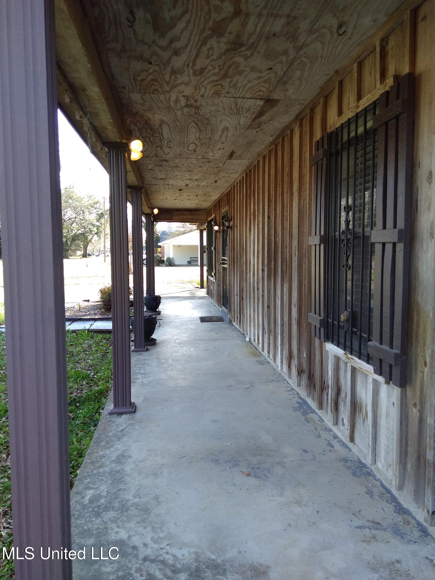 207 North Fulton Avenue Isola, MS 38754 - Photo 14 of 40 IMG_20260113_135904245