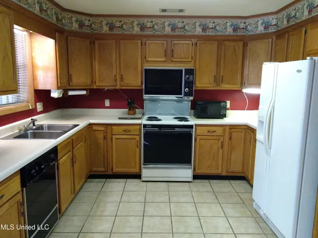 $127,500 | 207 North Fulton Avenue, Isola, MS 38754