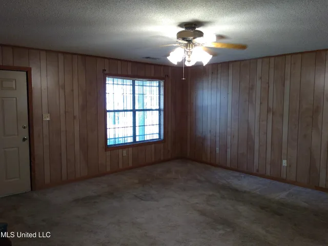 $127,500 | 207 North Fulton Avenue, Isola, MS 38754