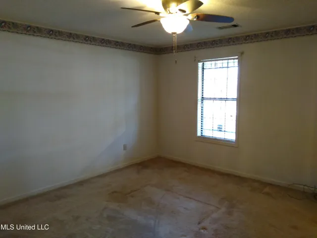 $127,500 | 207 North Fulton Avenue, Isola, MS 38754