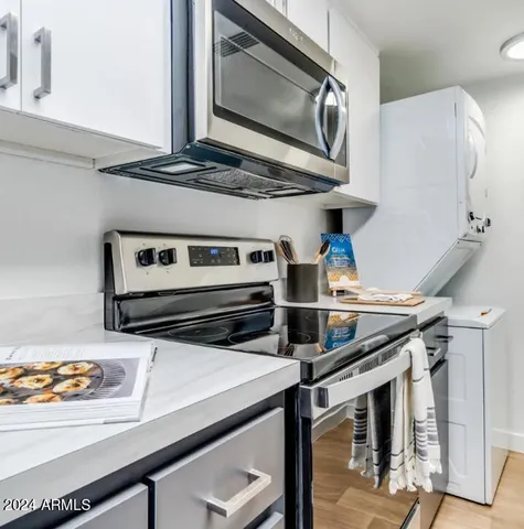 $1,000 | 4722 East Bell Road, Unit 1, Phoenix, AZ 85032