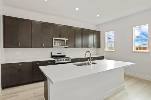 $734,990 | 2291 Paramount Lane, Manteca, CA 95337