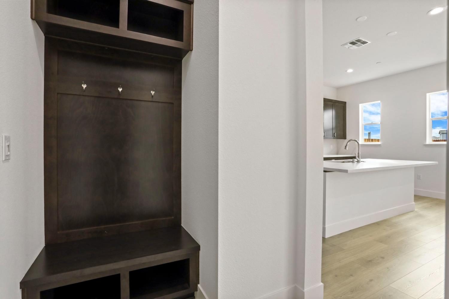 2291 Paramount Lane Manteca, CA 95337 - Photo 12 of 32 a bathroom with a bathtub