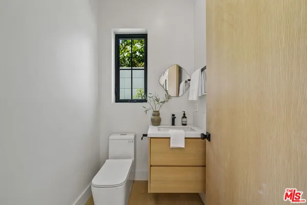 $3,495,000 | 11317 Valley Spring Lane, Studio City, CA 91602