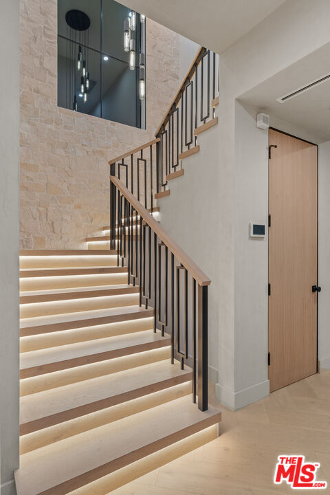 11317 Valley Spring Lane Studio City, CA 91602 - Photo 30 of 44 a view of entryway and hall