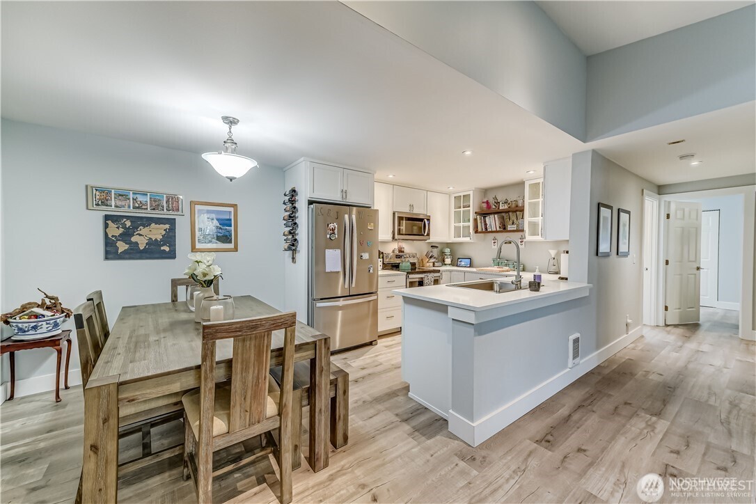 975 Aberdeen Avenue Northeast, Unit G302 Renton, WA 98056 - Photo 3 of 22
