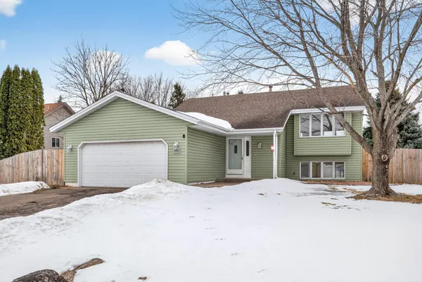 $400,000 | 4100 Parkway Ponds Lane, White Bear Lake, MN 55110