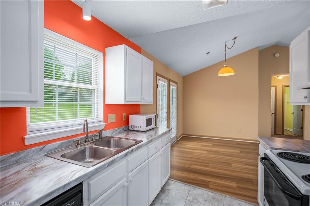 2460 Shadow Valley Road High Point, NC 27265 - Photo 11 of 26 Gallery Image 11