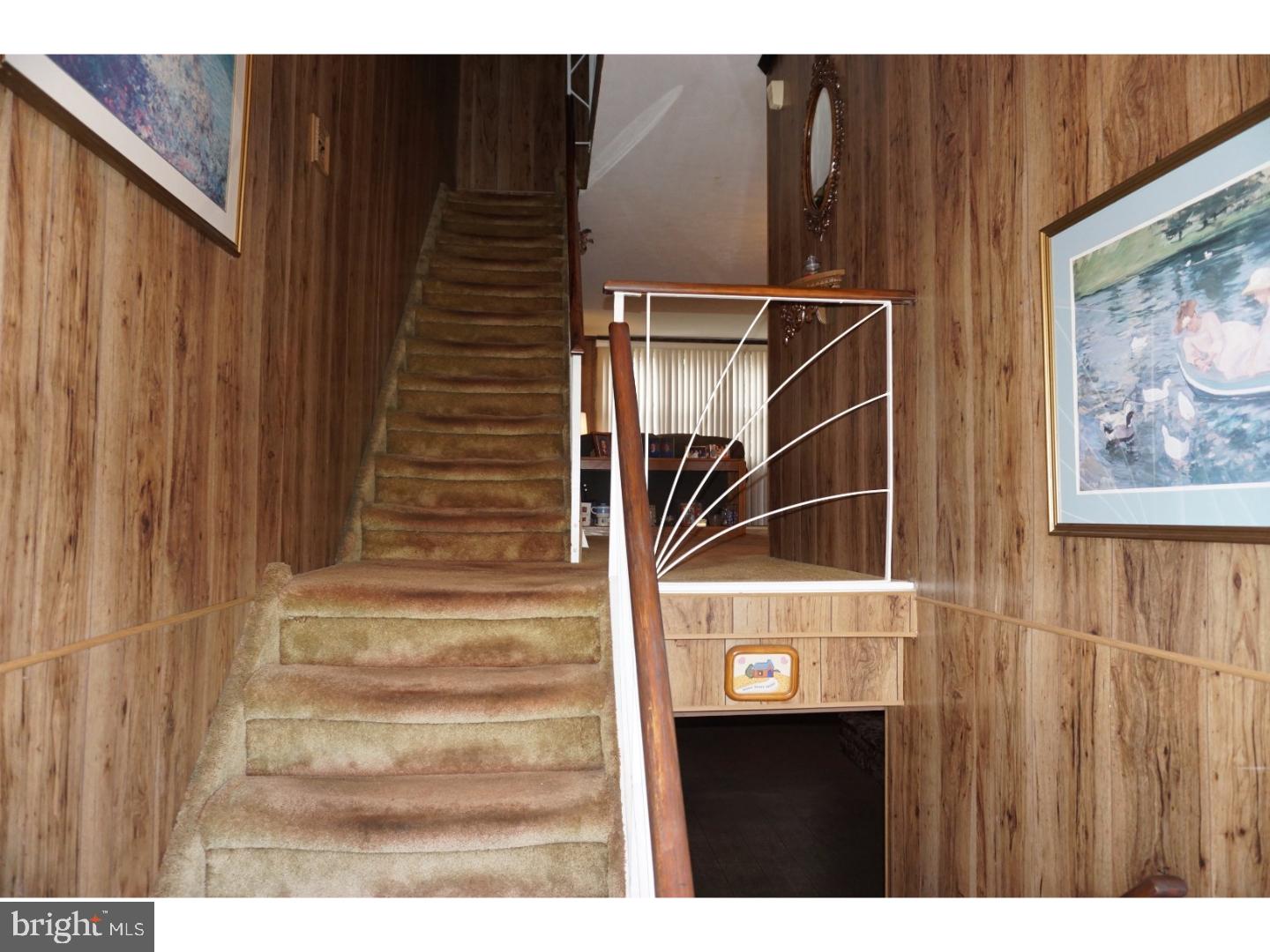 2847 Angus Road Philadelphia, PA 19114 - Photo 6 of 25 Foyer