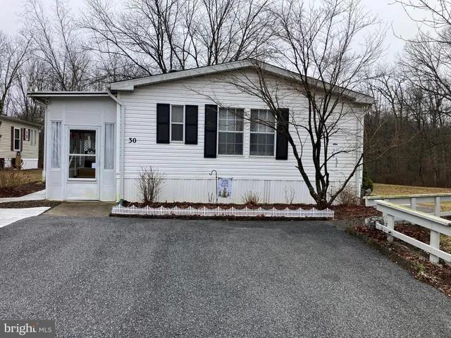 $72,900 | 30 Meadow Run Place, Harrisburg, PA 17112