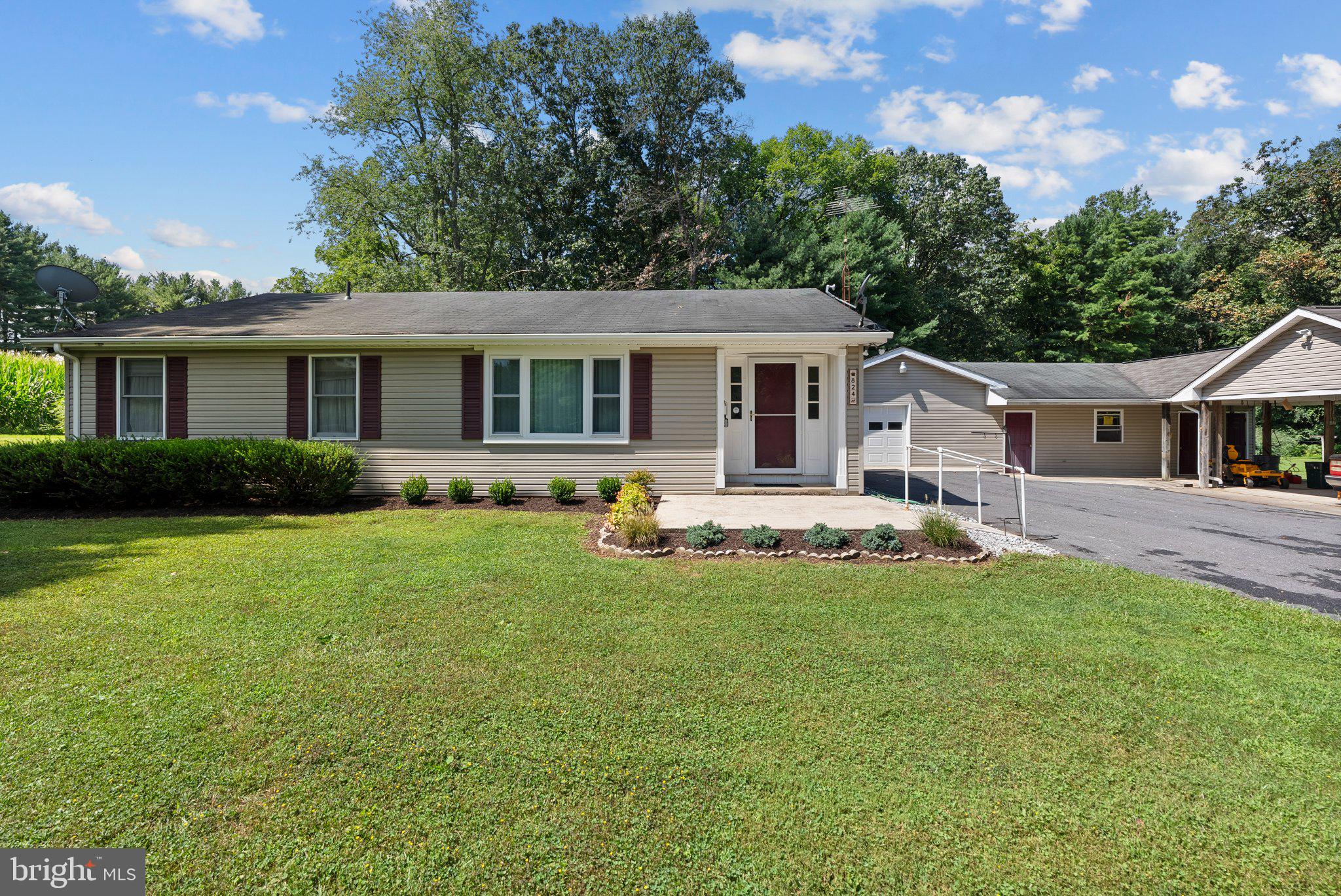 824 Cherrytown Road Westminster, MD 21158 - Photo 4 of 38 Gallery Image 4