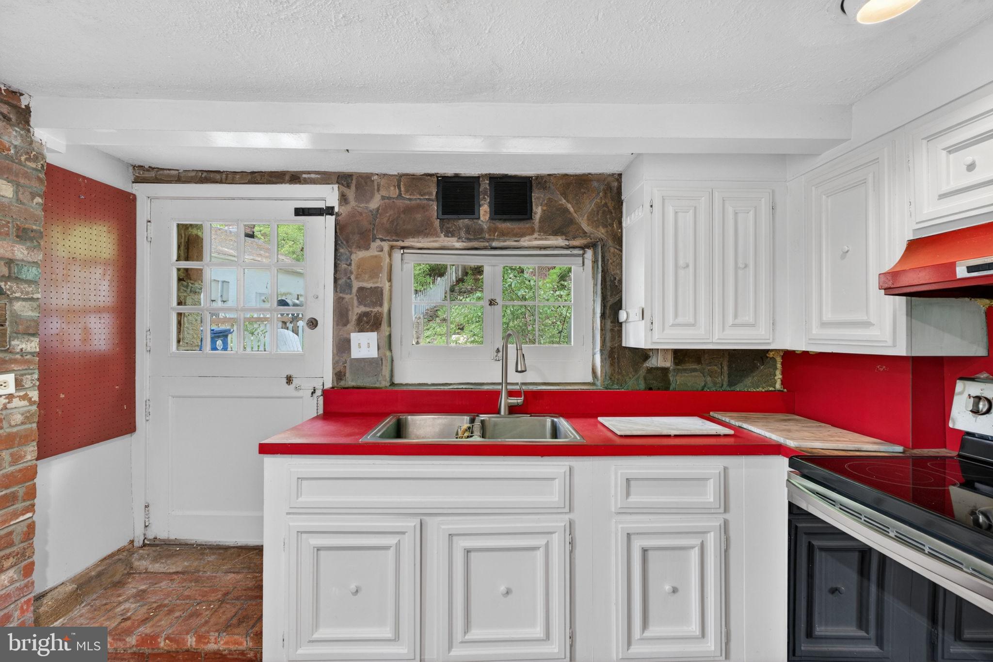 5019 Wetheredsville Road Baltimore, MD 21207 - Photo 13 of 50