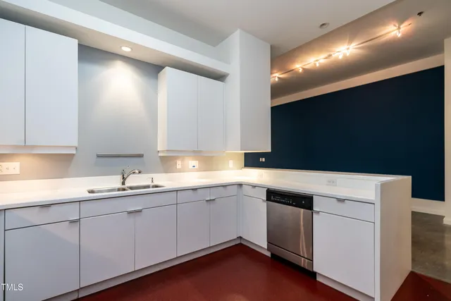 a bathroom with a toilet